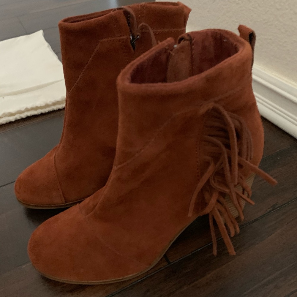 TOMS Lunata Cognac Suede Fringe Booties Size 6
